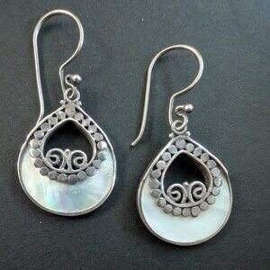 Vintage Sterling Silver MOP mother of pearl Indonesian earringsgs